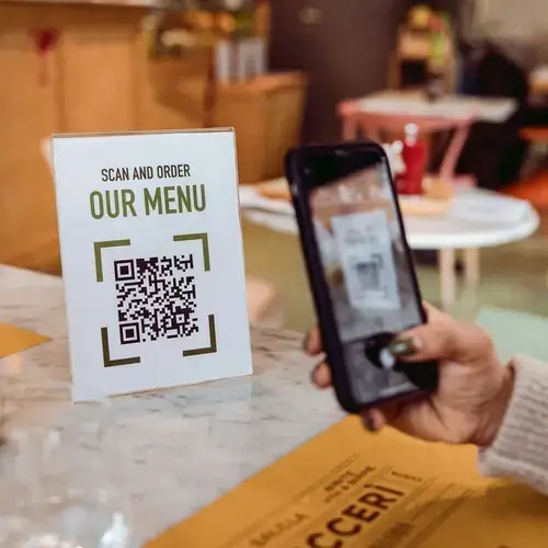 Guide för restaurangägare om att skapa och integrera QR-kodmenyer