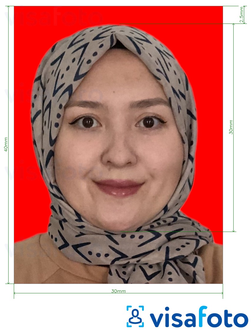 Przykład zdjęcia dla Indonezja wiza 3x4 cm (30x40 mm) online czerwone tło z podaniem dokładnego rozmiaru.